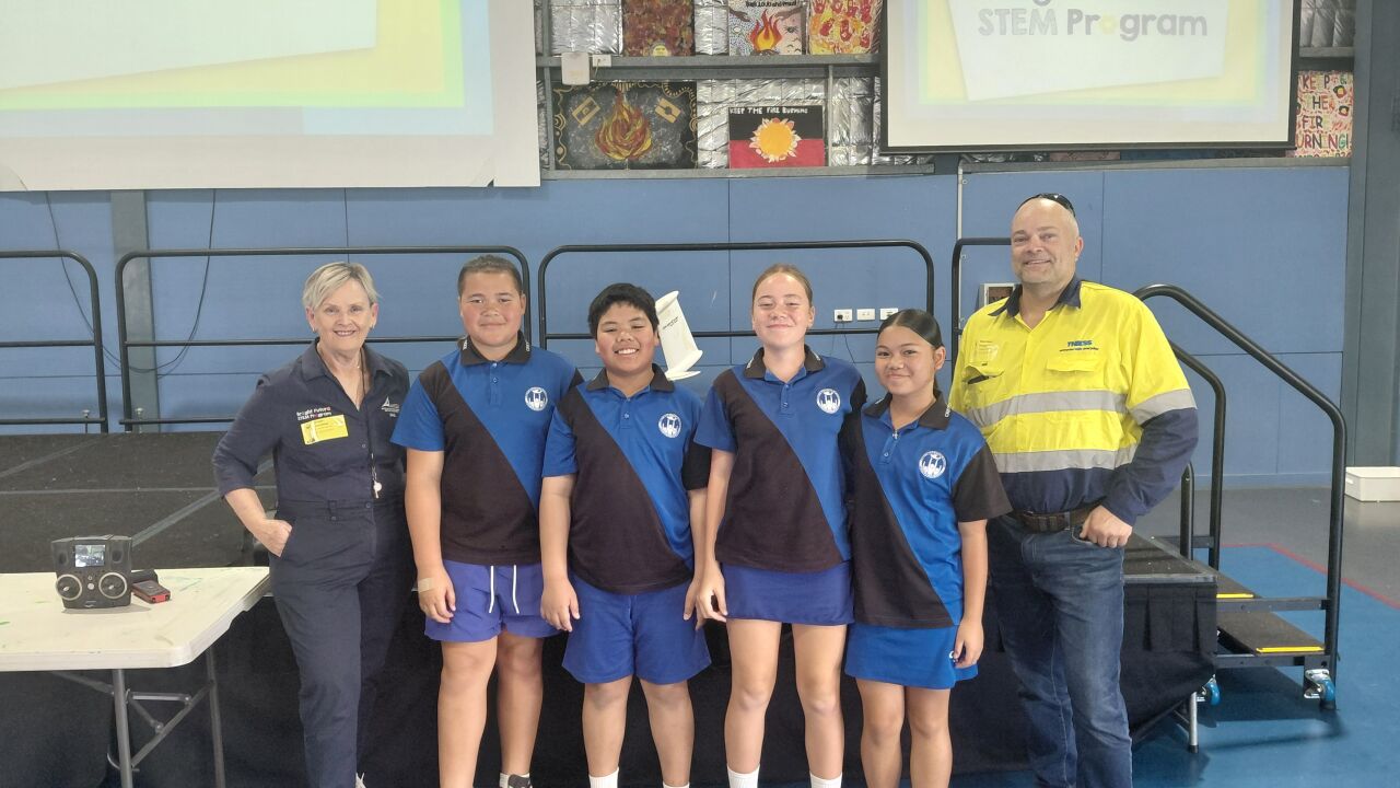 Rod Emery inspires future surveyors through AREEA’s Bright Future STEM program 