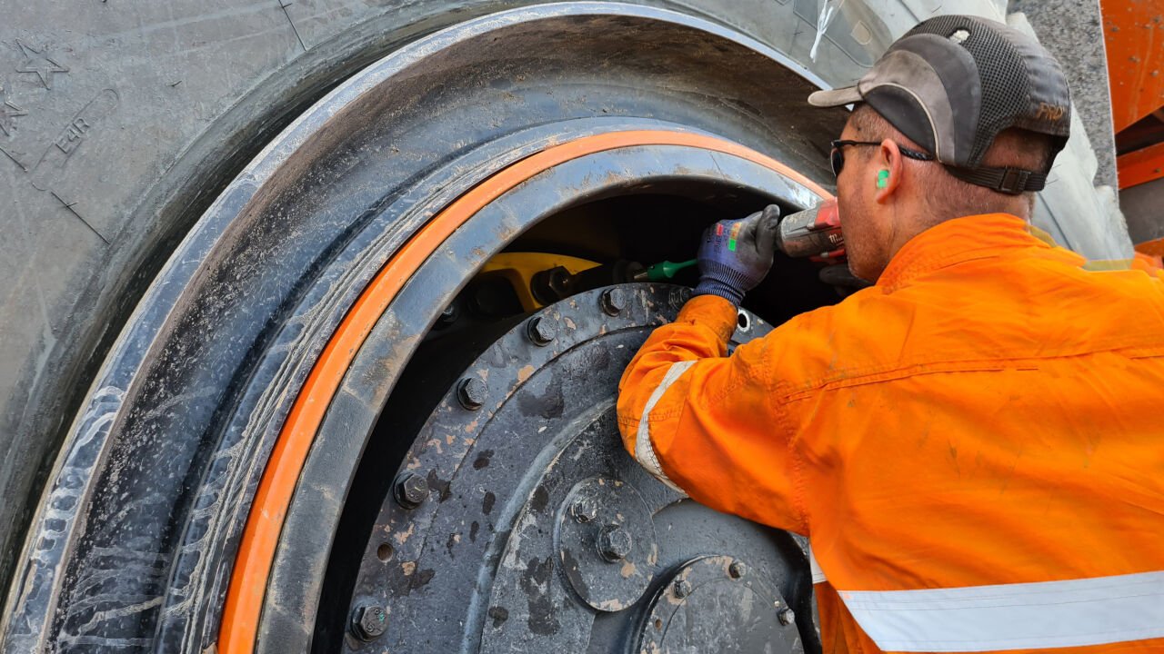 Industry first as Thiess invents manual handling solution for tyre fitters