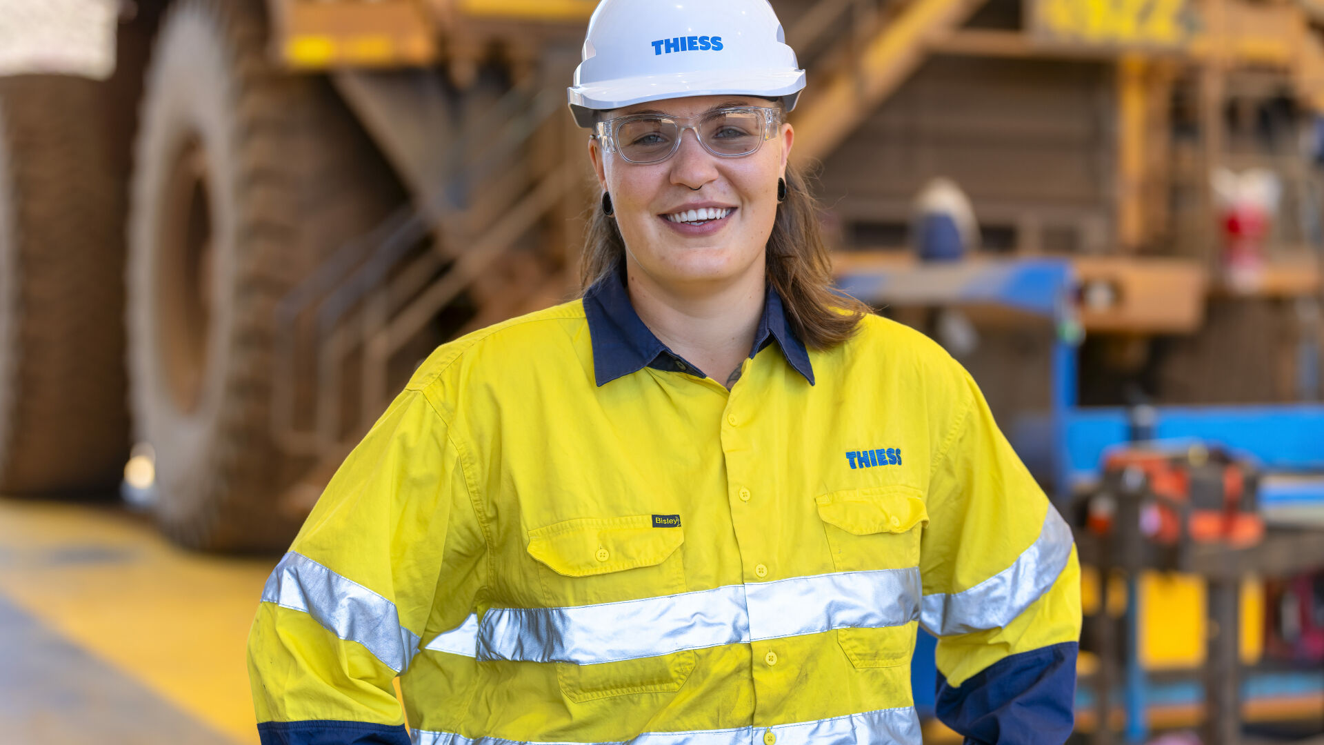 Үйлчилгээ үзүүлж буй бүс нутгуудад хамтран ажилладаг, оролцоог хангасан ажиллах хүчнийг хөгжүүлж, тогтвор суурьшилтай ажиллуулахыг бид зорин ажилладаг. 