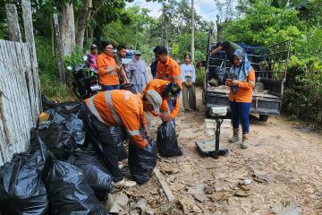 Turning waste into community value in Indonesia