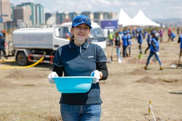 Thiess Mongolia employees take part in nationwide tree planting campaign